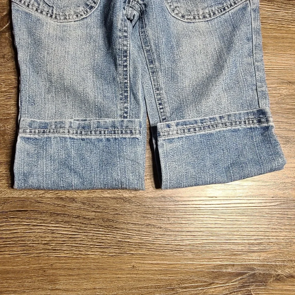 Girls Capris size 7 Regular Faded‎ Glory Denim Flower On Pocket